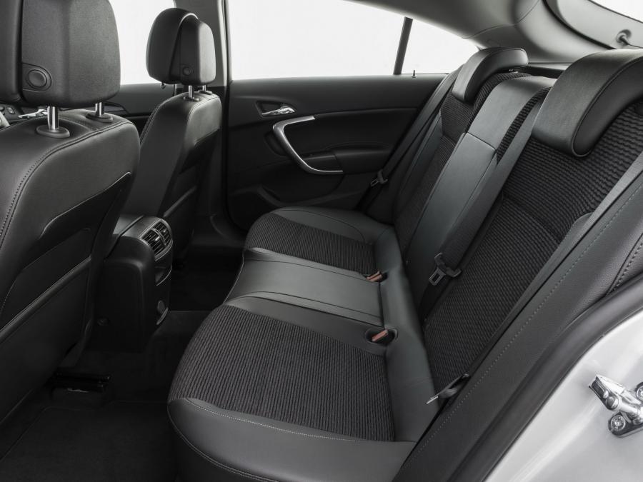  Vauxhall Insignia Country Tourer 2013 года  (фото 3 из 28)